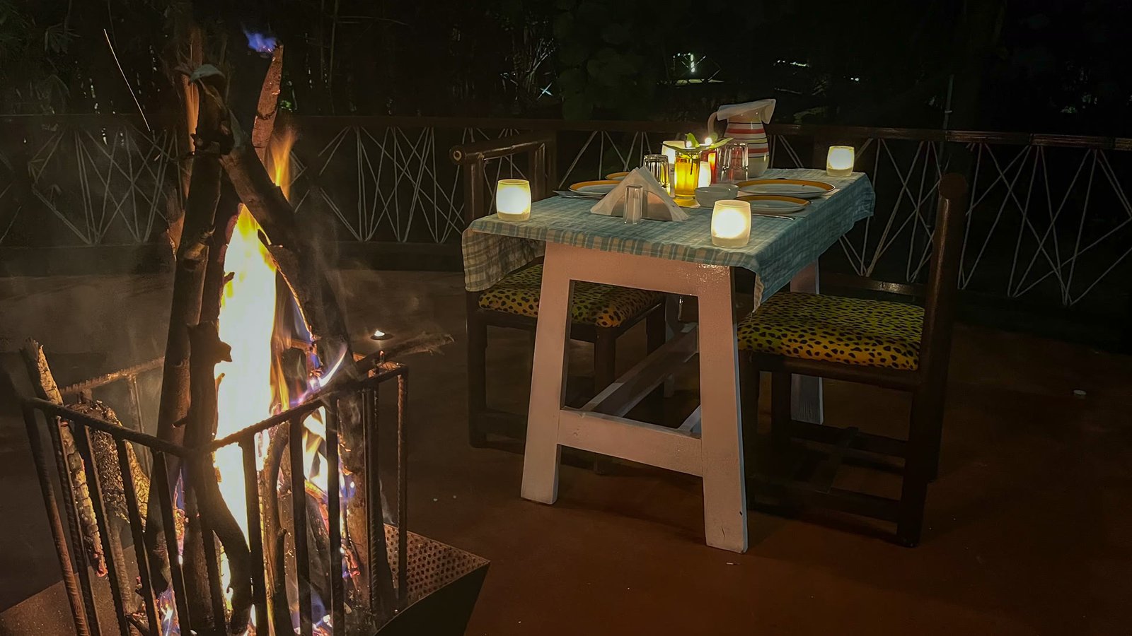 In Room / Outdoor Dining